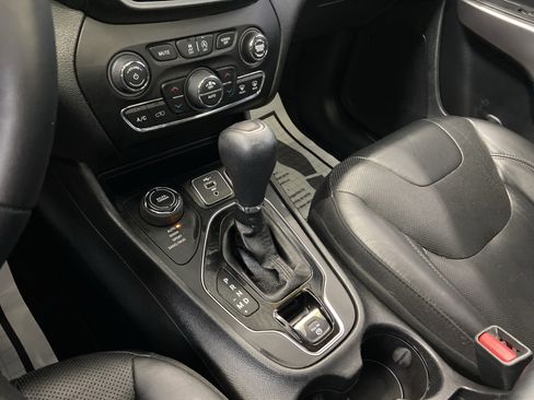 Certified 2019 Jeep Cherokee Limited image 15