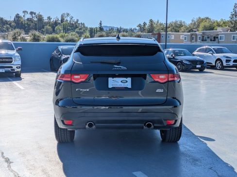 Used 2017 Jaguar F-PACE Prestige image 7