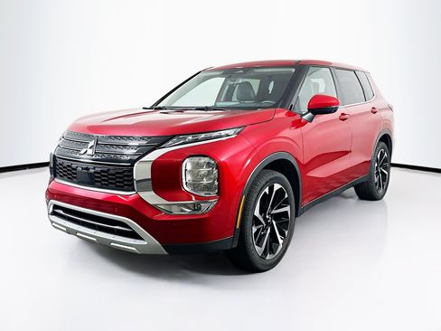 Used 2024 Mitsubishi Outlander SE FWD image 3