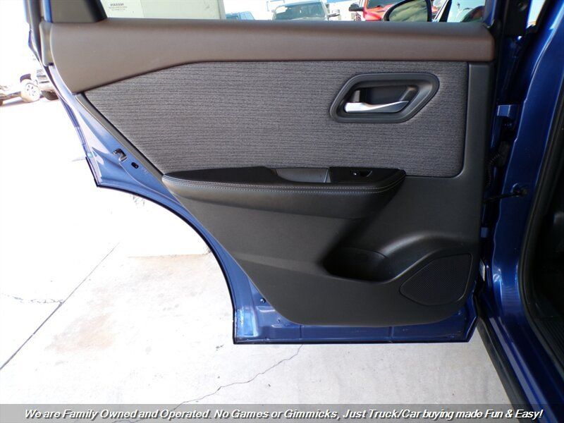 Used 2021 Nissan Rogue SV FWD image 19
