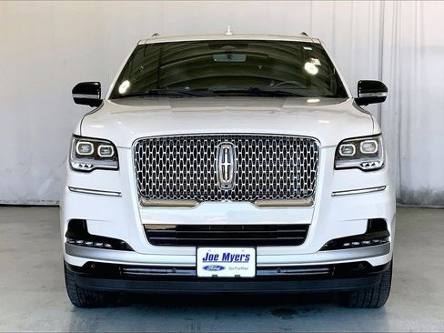 Used 2023 Lincoln Navigator L Reserve AWD/4WD image 2