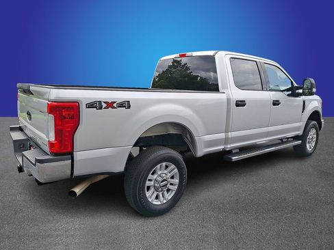 Used 2017 Ford F250 XLT AWD/4WD image 4