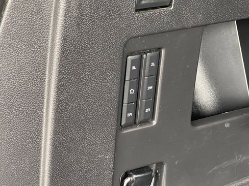 Used 2018 Ford Expedition Max Platinum AWD/4WD image 19