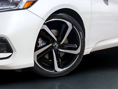Used 2019 Honda Accord Sport image 3