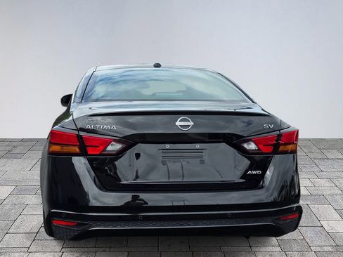 Used 2024 Nissan Altima 2.5 SV AWD/4WD image 6