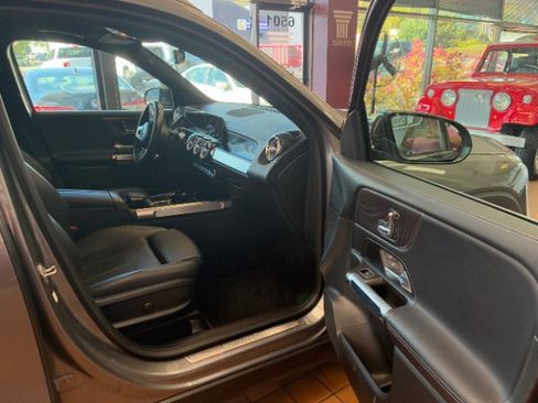 Used 2021 Mercedes-Benz GLB 250 image 31