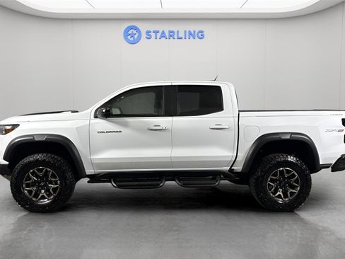Used 2024 Chevrolet Colorado ZR2 w/ Technology Package image 3