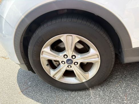 Used 2015 Ford Escape SE FWD image 7