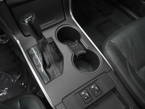 Used 2015 Toyota Camry XLE image 15