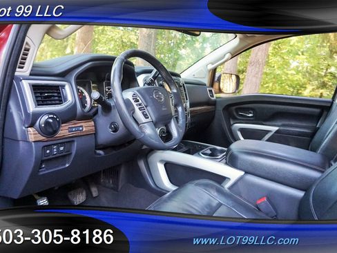 Used 2017 Nissan Titan SL image 12