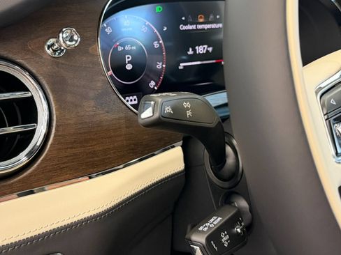 New 2026 Bentley Bentayga Extended Wheelbase AWD/4WD image 22