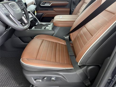 New 2026 GMC Sierra 2500 Denali Ultimate AWD/4WD image 8