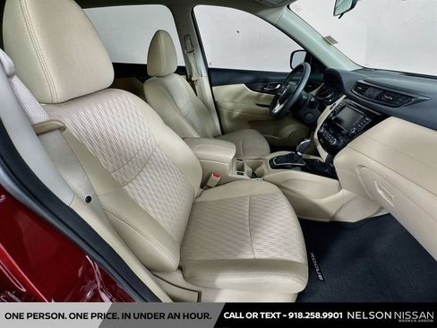 Used 2019 Nissan Rogue SV w/ Premium Package FWD image 28