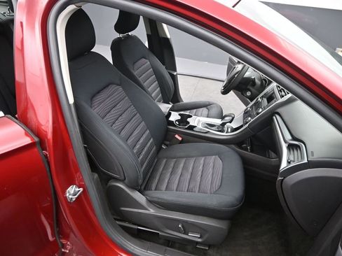 Used 2016 Ford Fusion SE image 19