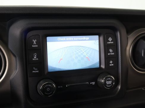 Used 2018 Jeep Wrangler Unlimited Sport AWD/4WD image 6