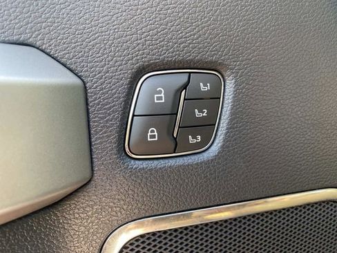 Used 2022 Ford F250 Lariat w/ Tremor Off-Road Package AWD/4WD image 18