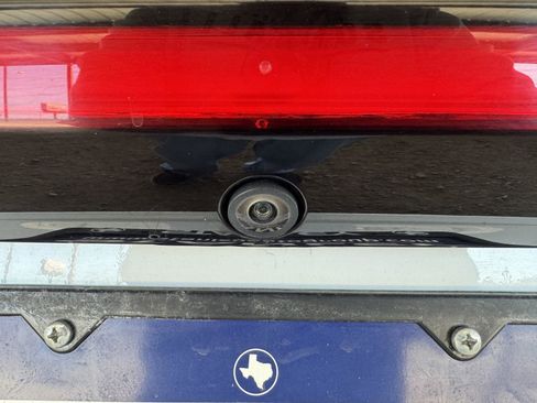 Used 2023 Chrysler Pacifica Touring-L image 30