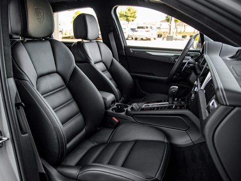 New 2026 Porsche Macan GTS image 42