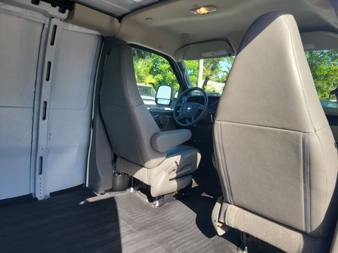 Used 2025 Chevrolet Express 2500 Extended w/ Driver Convenience Package RWD image 15