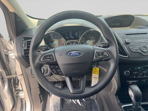 Used 2018 Ford Escape SE FWD image 11
