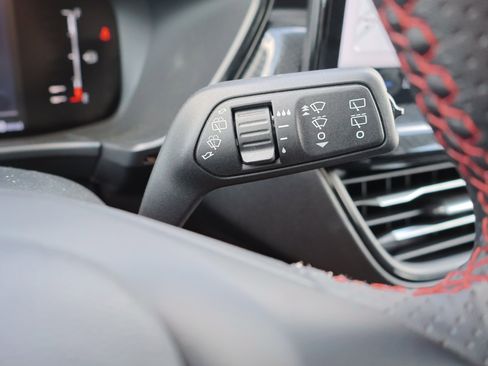 Used 2024 Ford Escape ST-Line w/ Equipment Group 301A image 18