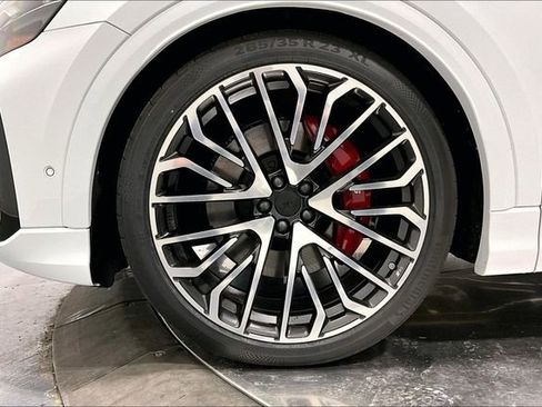 New 2026 Audi SQ8 Prestige image 12