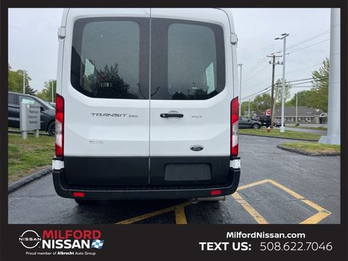 Used 2023 Ford Transit 350 XLT RWD image 4