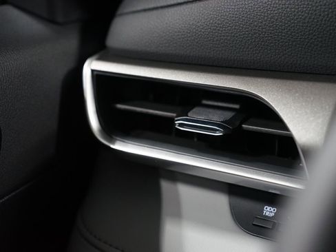 New 2026 Toyota Highlander XLE image 25