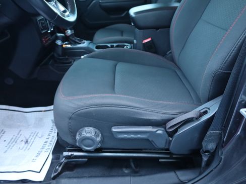 Used 2018 Jeep Wrangler Unlimited Rubicon image 6