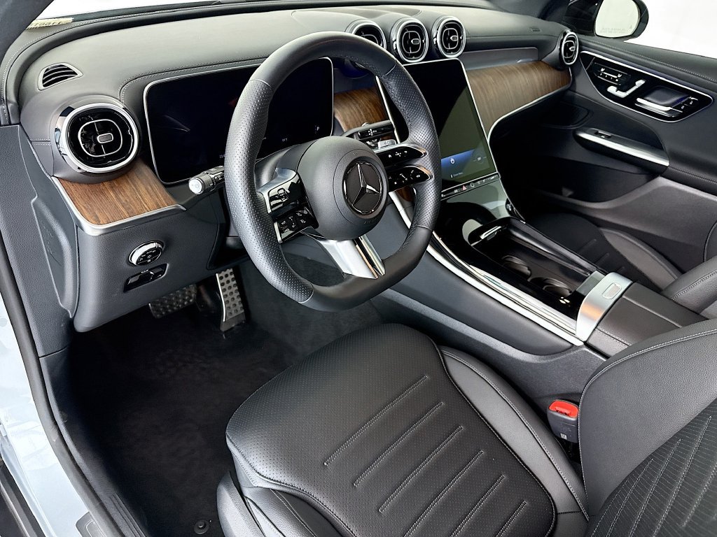 Certified 2026 Mercedes-Benz GLC 300 image 9