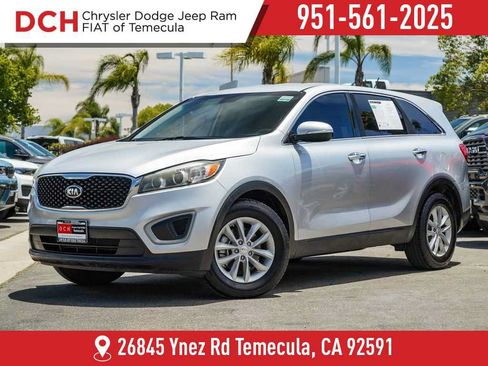 Used 2017 Kia Sorento L FWD image 1