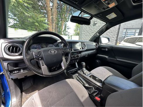 Used 2016 Toyota Tacoma TRD Sport w/ Premium & Technology Package AWD/4WD image 14