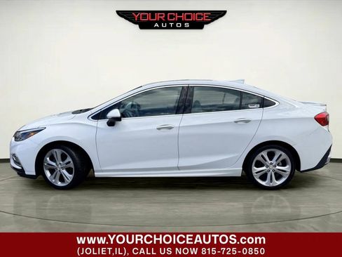 Used 2017 Chevrolet Cruze Premier FWD image 2