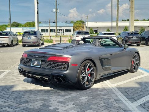 Used 2022 Audi R8 V10 w/ Carbon Exterior Package RWD image 5