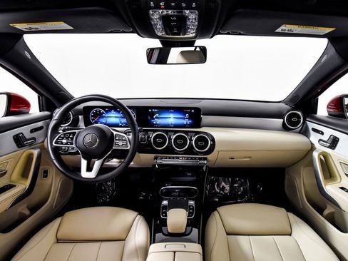 Used 2019 Mercedes-Benz A 220 4MATIC image 3