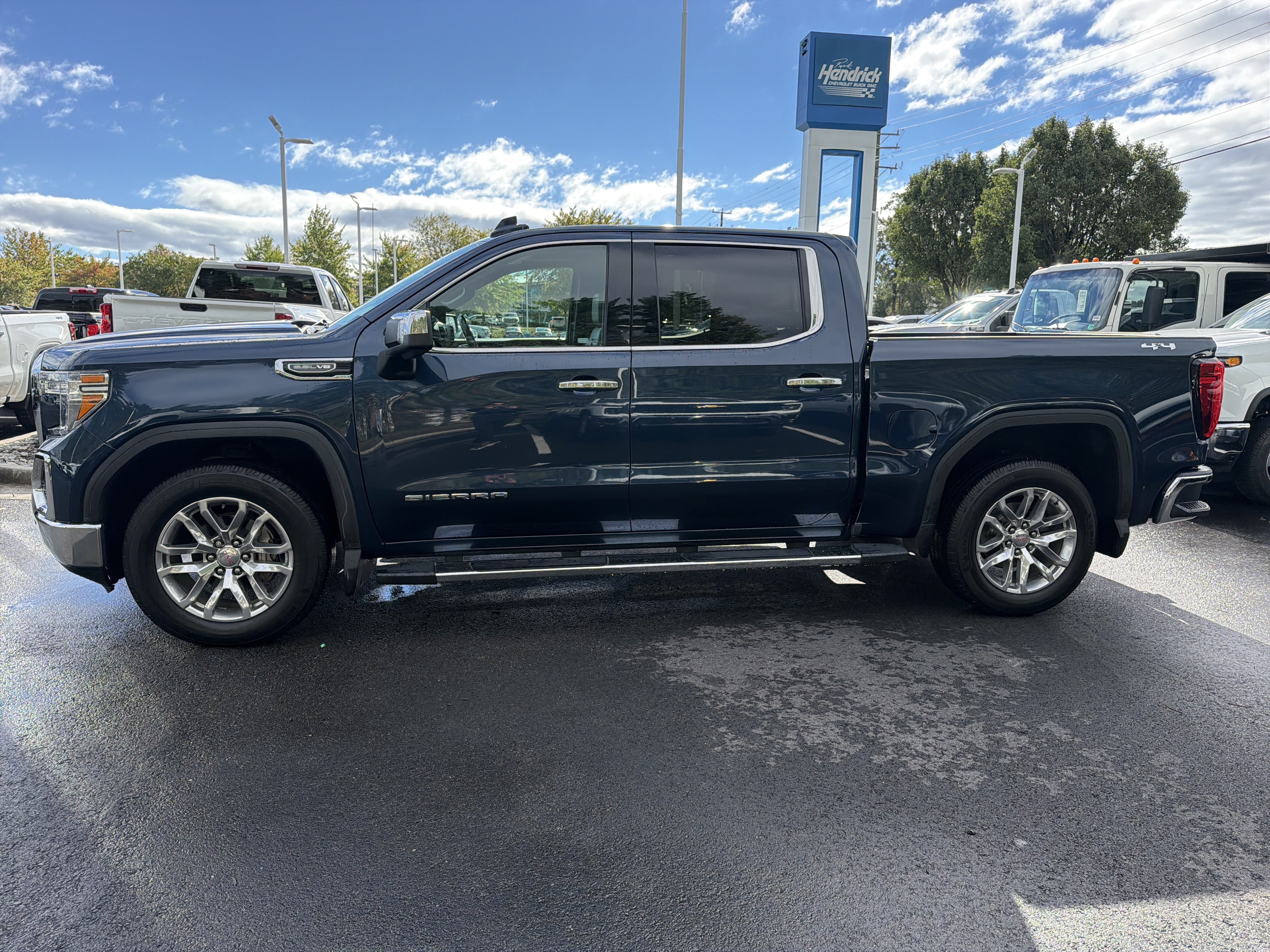 Used 2020 GMC Sierra 1500 SLT w/ SLT Premium Plus Package AWD/4WD image 8