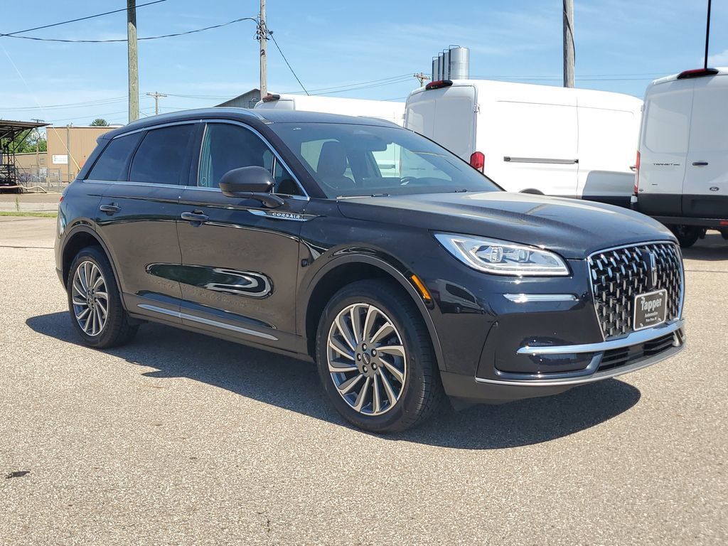 Used 2023 Lincoln Corsair Reserve AWD/4WD image 3