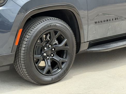 New 2025 Jeep Wagoneer L Series II image 9