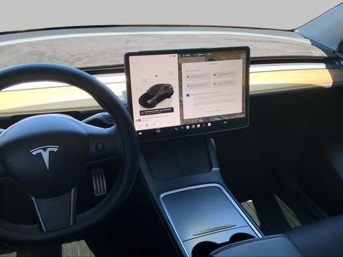 Used 2023 Tesla Model Y Performance AWD/4WD image 5