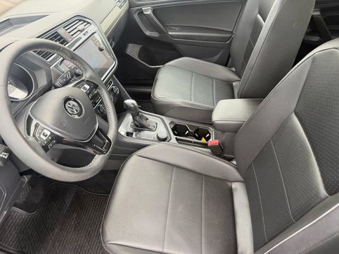 Used 2021 Volkswagen Tiguan SE w/ Panoramic Sunroof Package AWD/4WD image 24