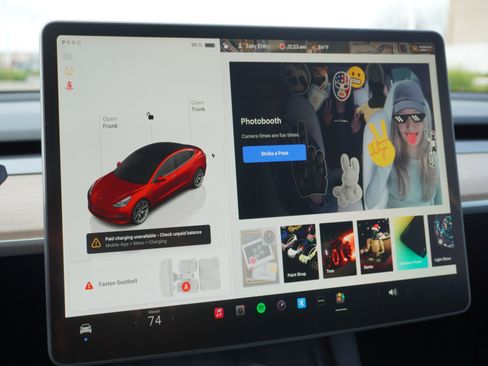 Used 2023 Tesla Model 3 Standard Range image 24