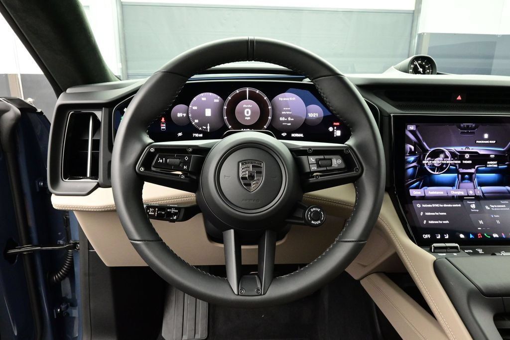 Certified 2026 Porsche Cayenne Turbo AWD/4WD image 8