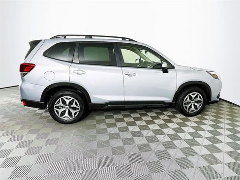 Used 2024 Subaru Forester Premium image 11