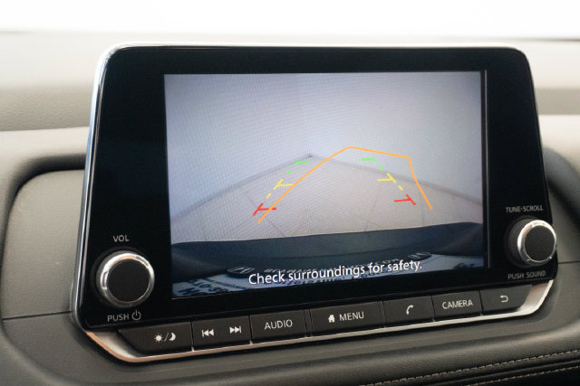 Used 2025 Nissan Rogue SV FWD image 24