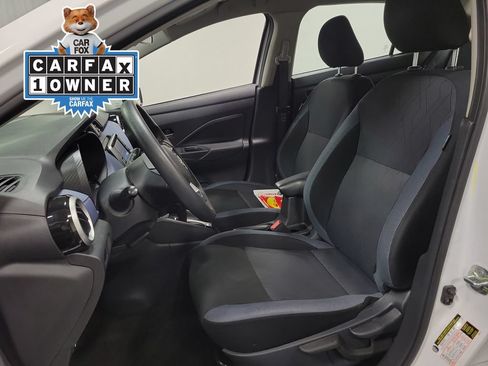 Used 2024 Nissan Versa SV FWD image 13