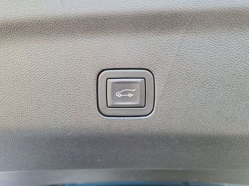 Certified 2025 GMC Yukon XL Denali image 15