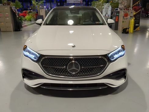 Used 2026 Mercedes-Benz E 350 4MATIC Sedan image 3