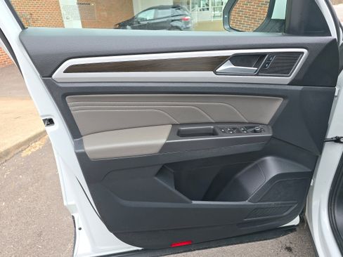 Used 2022 Volkswagen Atlas SE image 14