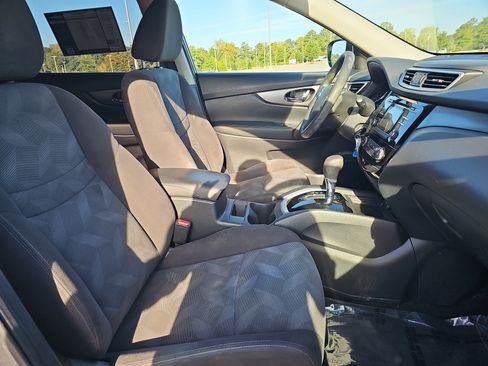 Used 2016 Nissan Rogue S AWD/4WD image 10