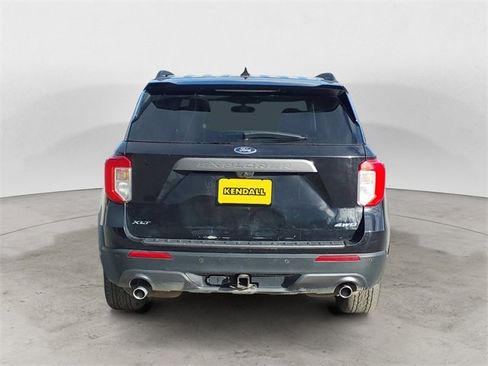 Used 2021 Ford Explorer XLT w/ Equipment Group 202A image 4